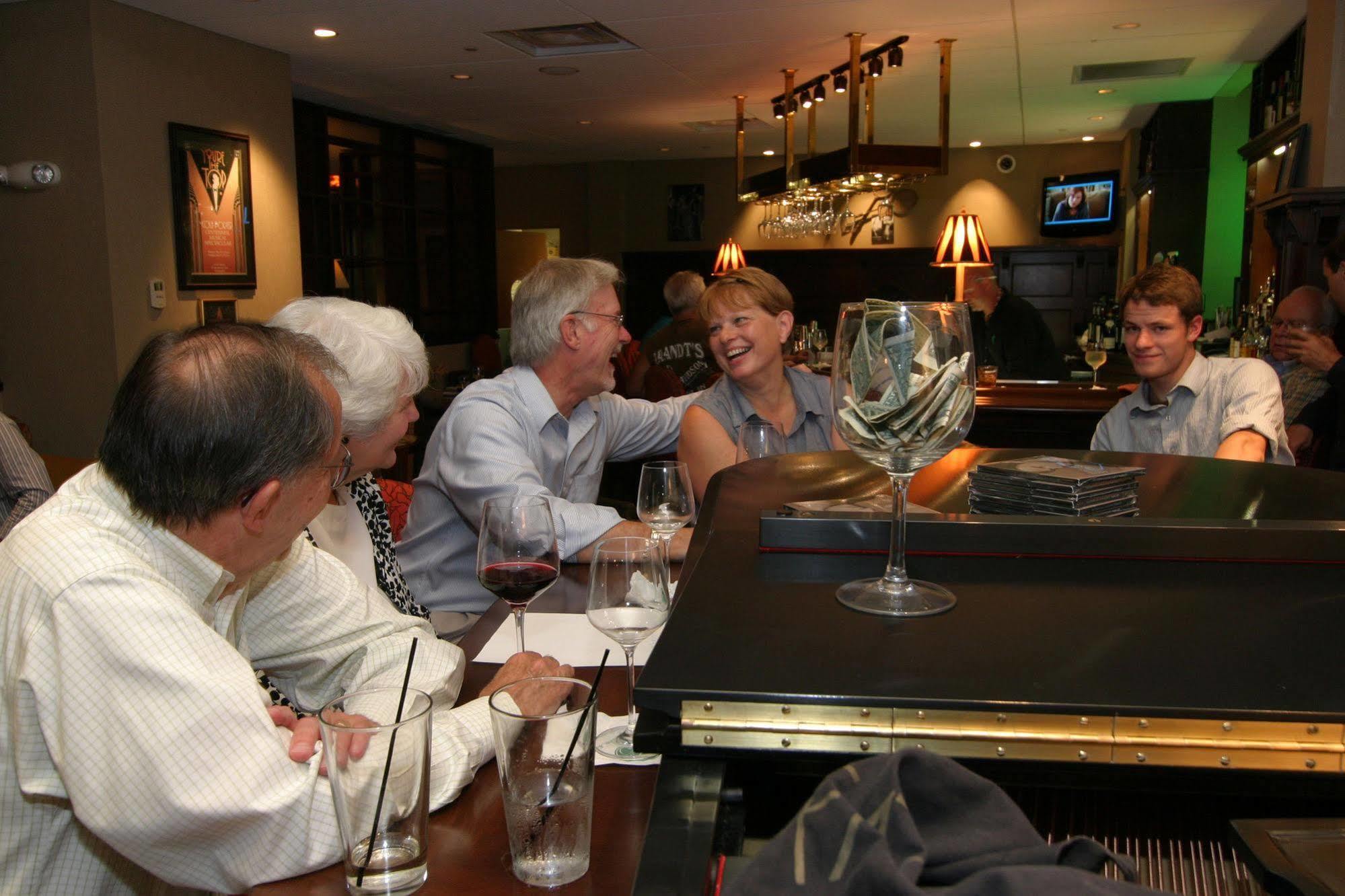 Charley Creek Inn Wabash Εξωτερικό φωτογραφία